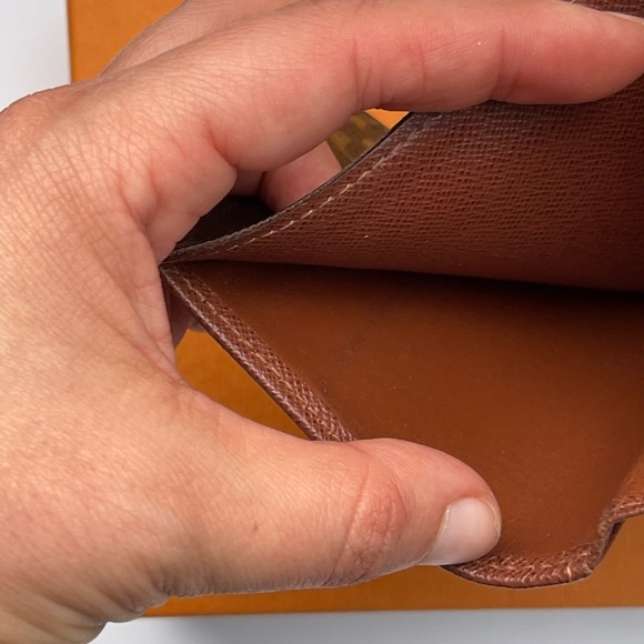 Louis Vuitton Men’s Wallet - Picture 3 of 14